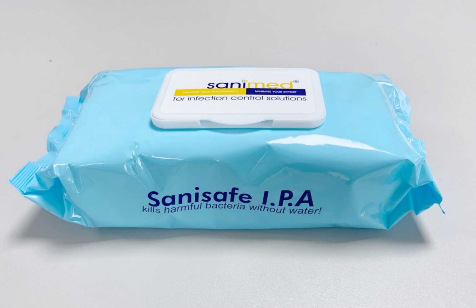 Carton de Les lingettes désinfectantes 70 Alcool 12 paquets de 100